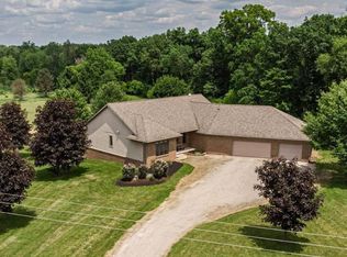 7696 Kearney Rd, Whitmore Lake, MI 48189