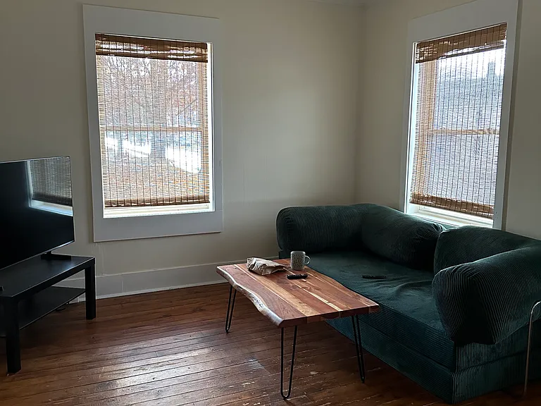 139 Railroad St #1 — Photo 4