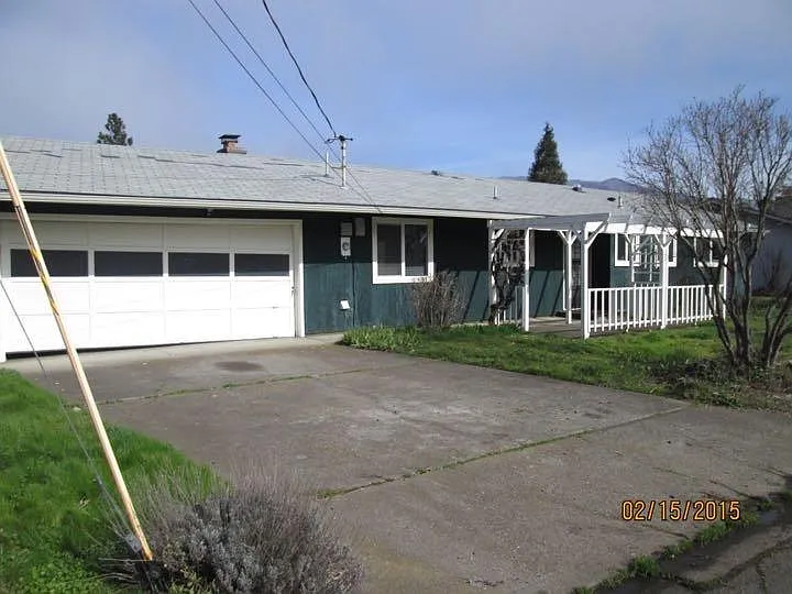 335 Kent St photo 1