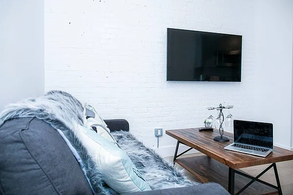 Rented by Charney Real Estate LLC | media 6