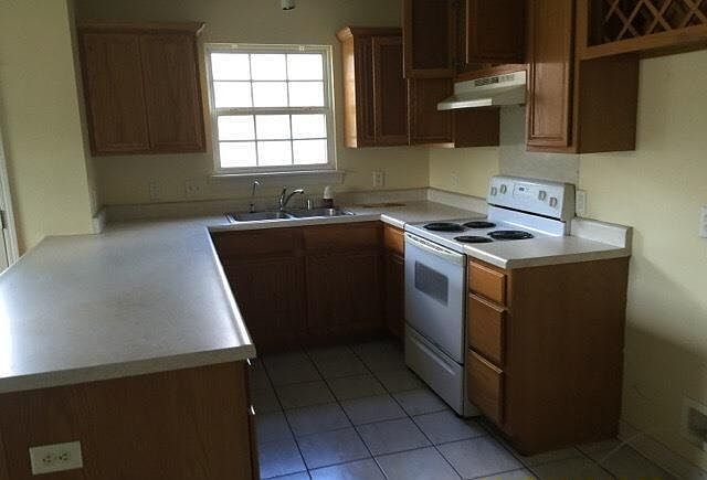 2nd image of 840 S Eastview Dr #House