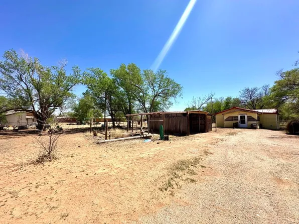 1313 S 3rd St, Tahoka, TX 79373