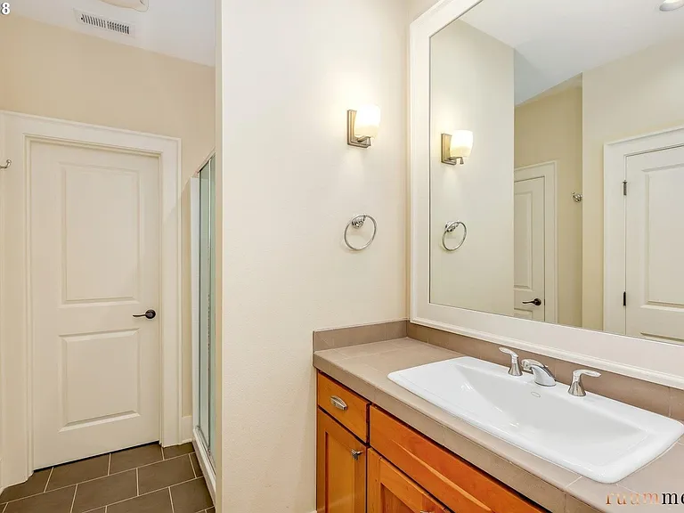 658 SW Rustica Ter — Photo 15