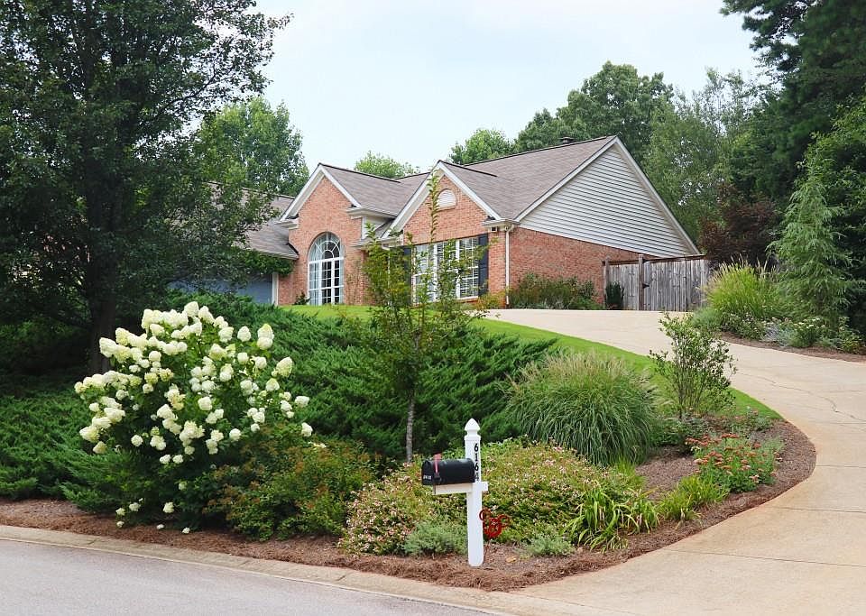 1st image of 6164 Glen Oak Dr
