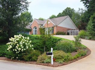 6164 Glen Oak Dr, Flowery Branch, GA 30542
