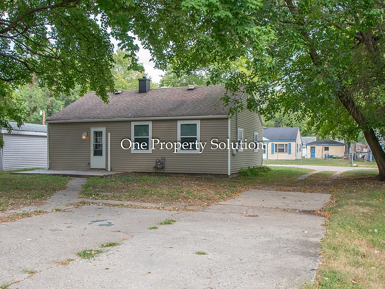 614 N Calumet Ave — Photo 25