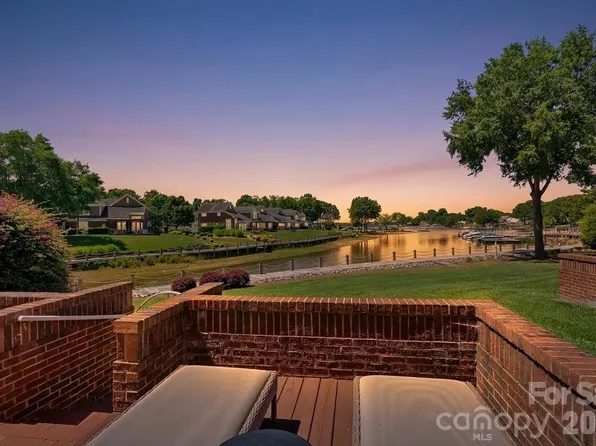 18609 Harborside Dr, Cornelius, NC 28031