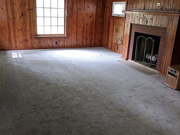 3rd image of 852 Pine Grove Ave