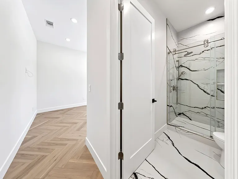 8018 Shadyglade Ave — Photo 40