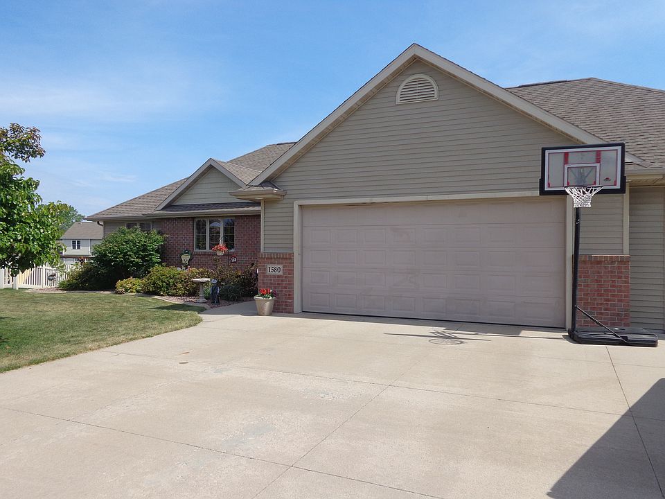 1st image of 1580 Stone Hedge Ct