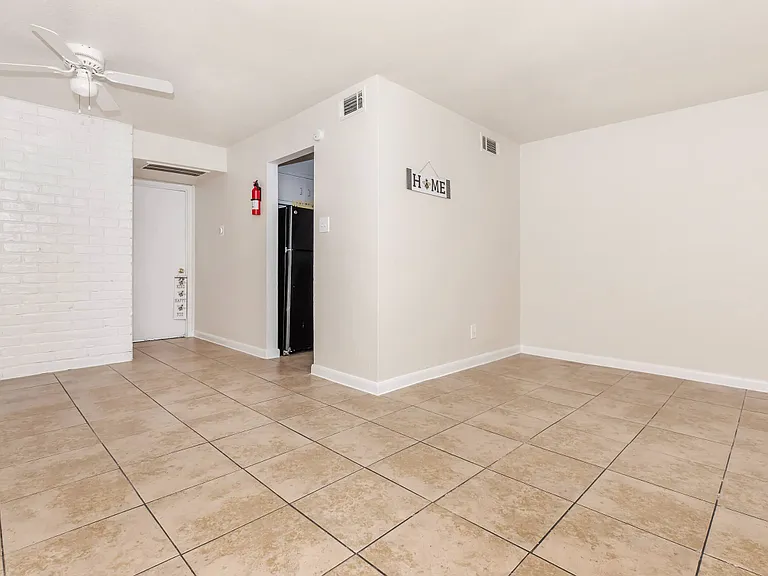 Inglewood Village Apartments — Photo 22