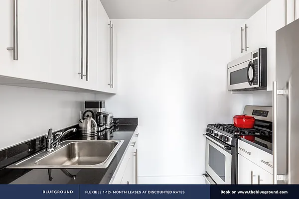 Rented by The Blueground | media 6