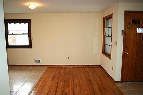 4th image of 556 Orchard Pl