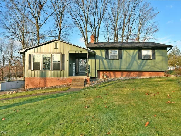 588 Oakridge Dr, Boardman, OH 44512