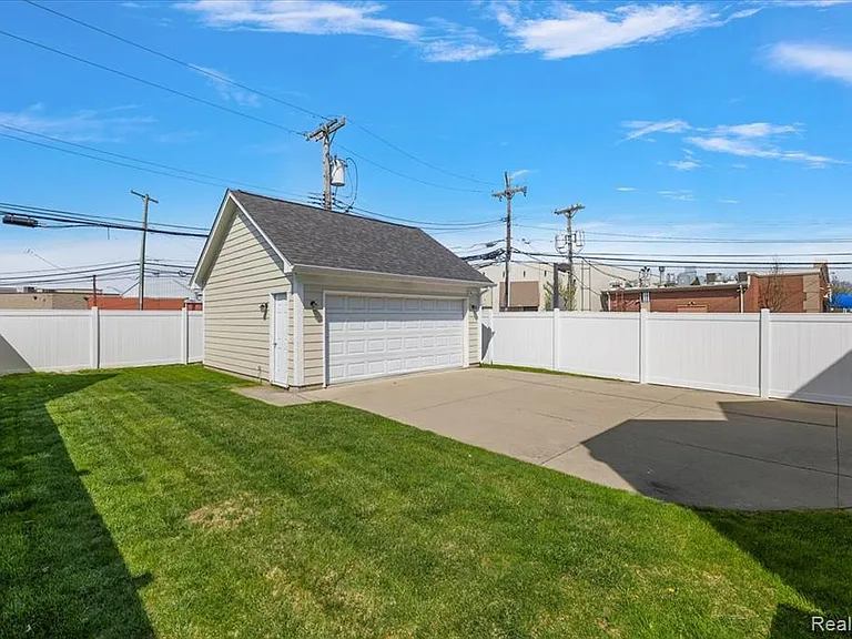 1109 Bennaville Ave — Photo 44