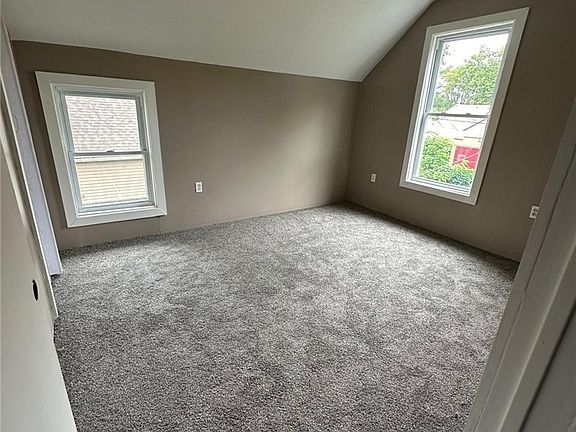 5th image of 3422 Seymour Ave