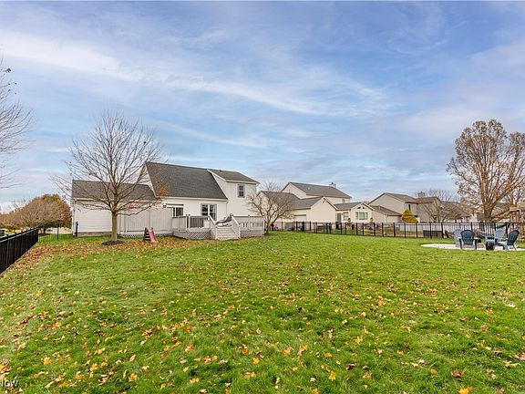 3rd image of 2394 Findlay Cir NW