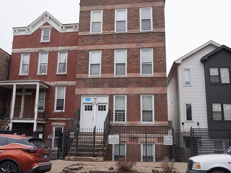 2652 W 21st Pl #1F — Photo 2