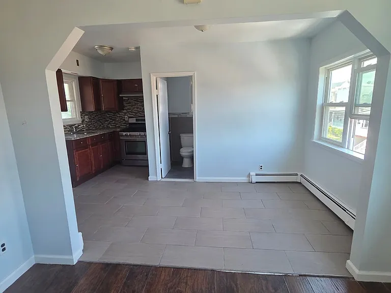 389 Avenue E #3 — Photo 11