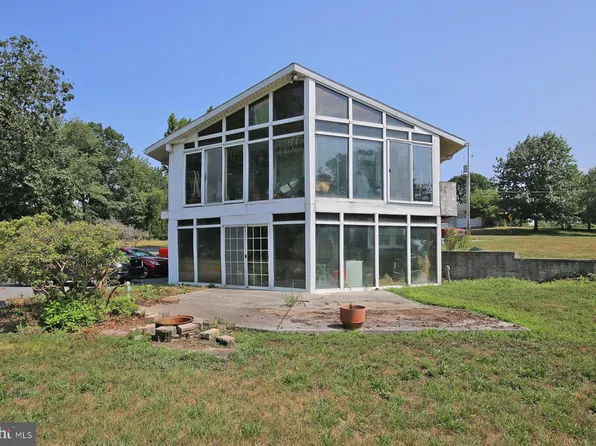301 Golf Rd, Myerstown, PA 17067