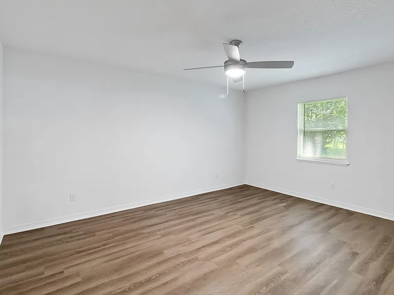 229 Montana Ave — Photo 6