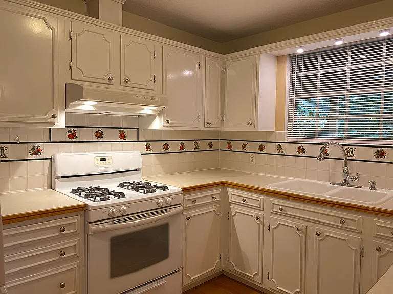 923 Greenhill Dr — Photo 8
