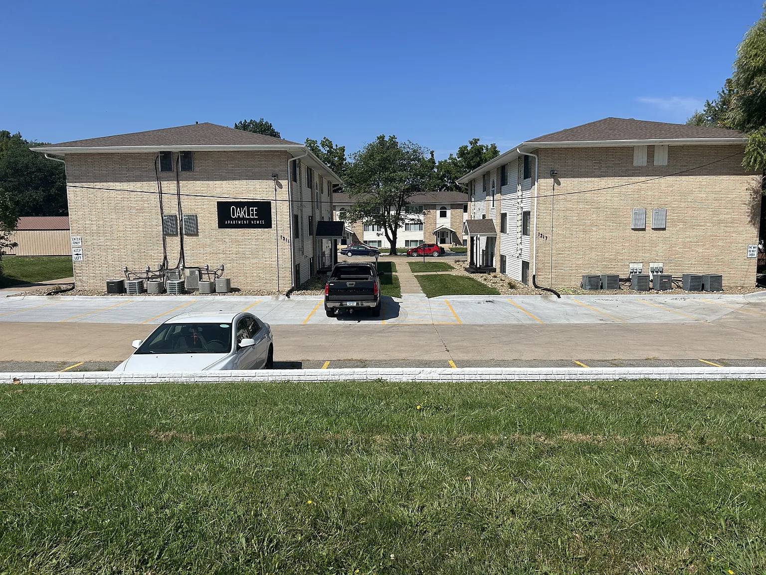 OakLee Apartments — Photo 3