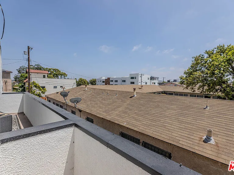 1930 S Robertson Blvd #7 — Photo 14