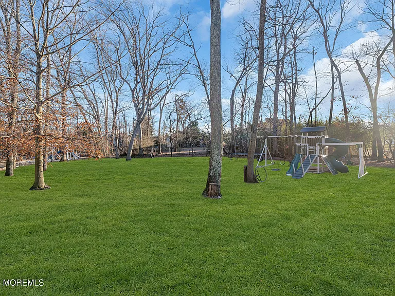 21 Old Queens Ct — Photo 41