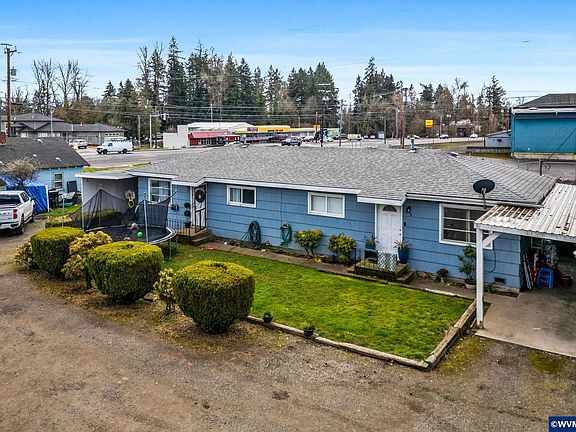 3rd image of 4125-4135 Portland Rd NE