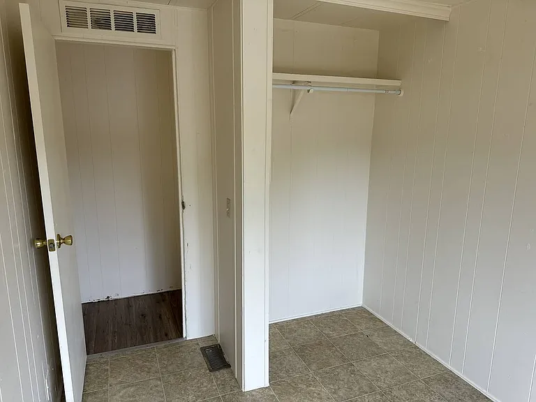 8504 E Evans Creek Rd — Photo 6