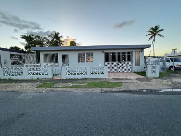 Villa Contessa E #25, Bayamon, PR 00956