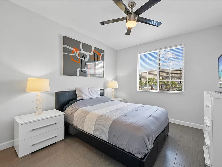 240 NE 2nd St #6-F — Photo 10