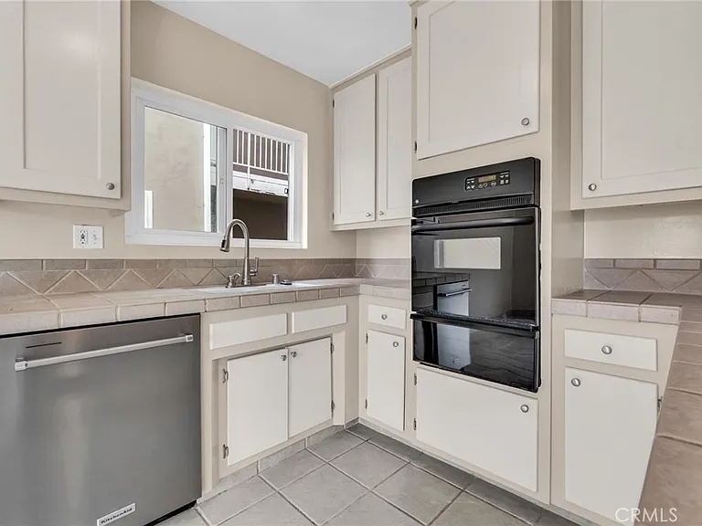 217 N Juanita Ave #B — Photo 8