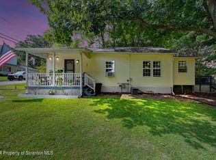 404 Greenwood Ave, Clarks Summit, PA 18411