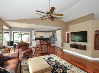 4060 White Oak Ln, Excelsior, MN 55331