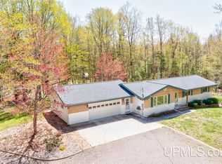 157 Maple Grove Rd, Skandia, MI 49885