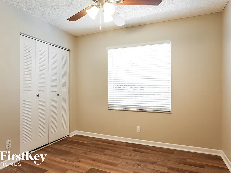 3202 W Buena Vista Dr — Photo 10