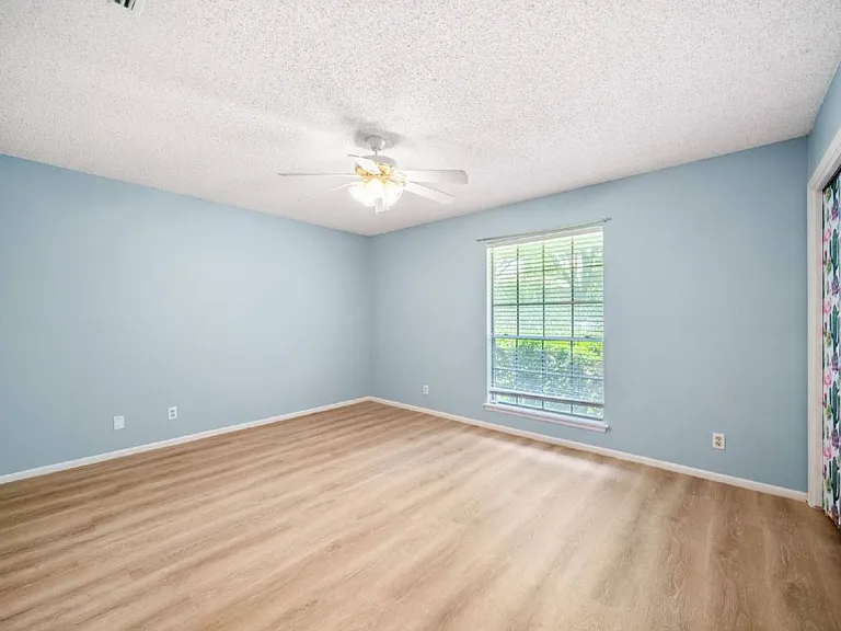 6015 Windhaven Dr — Photo 10