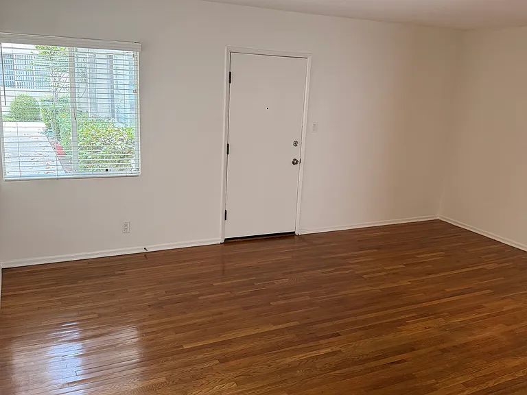 1302 S Saltair Ave #4 — Photo 2