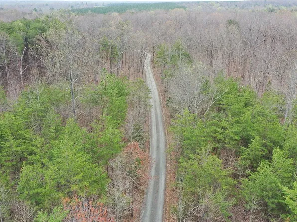 1 Oakland Rd, Louisa, VA 23093
