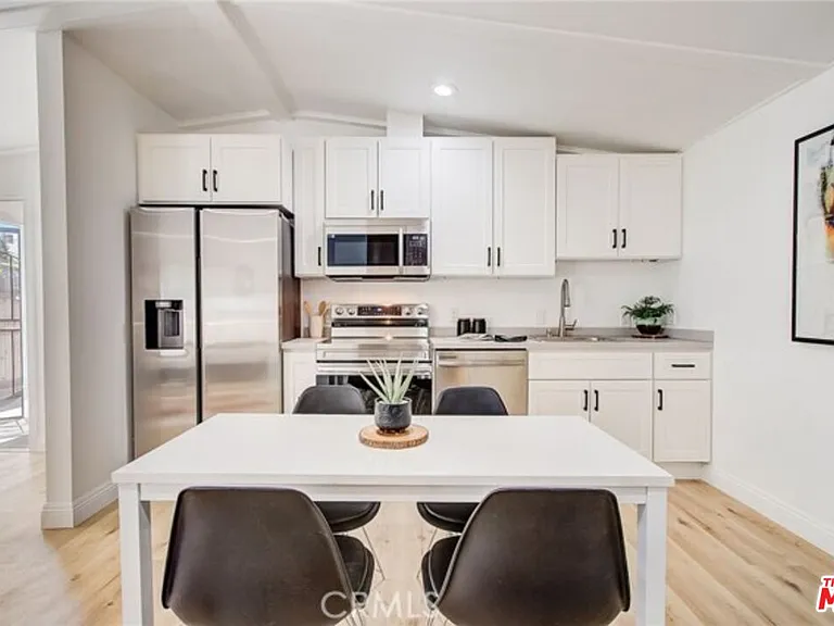 1856 W 14th St #1/2 — Photo 3