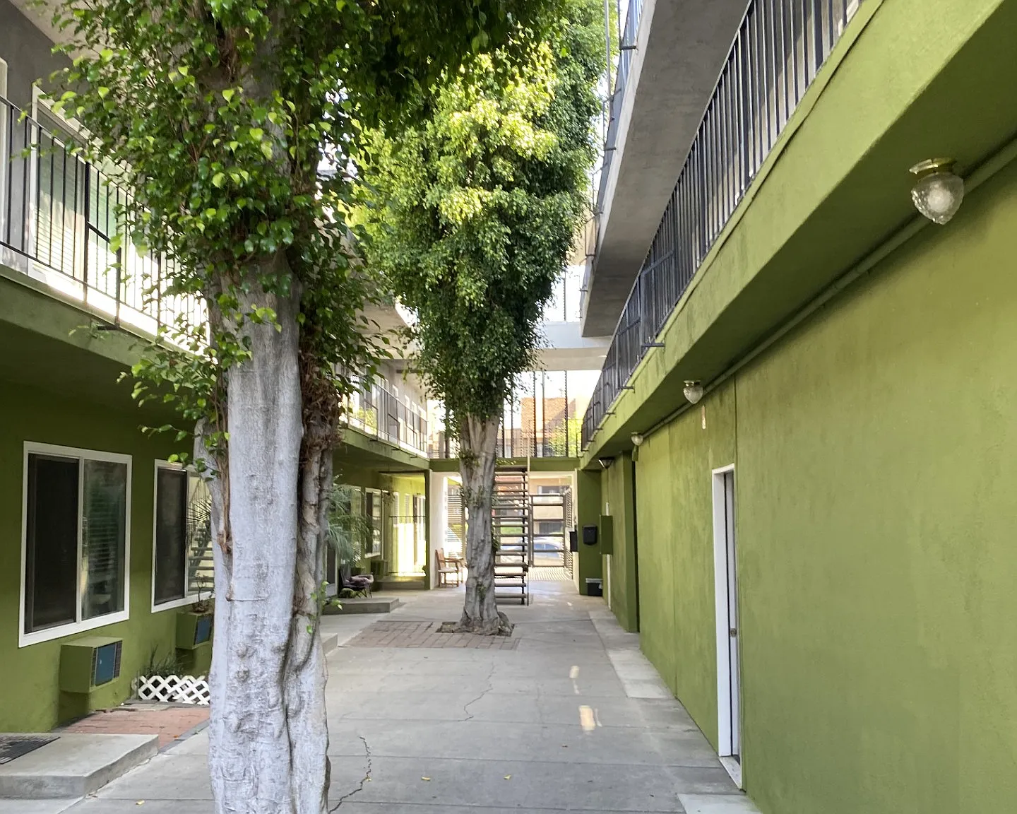 18618 Clark St — Photo 4