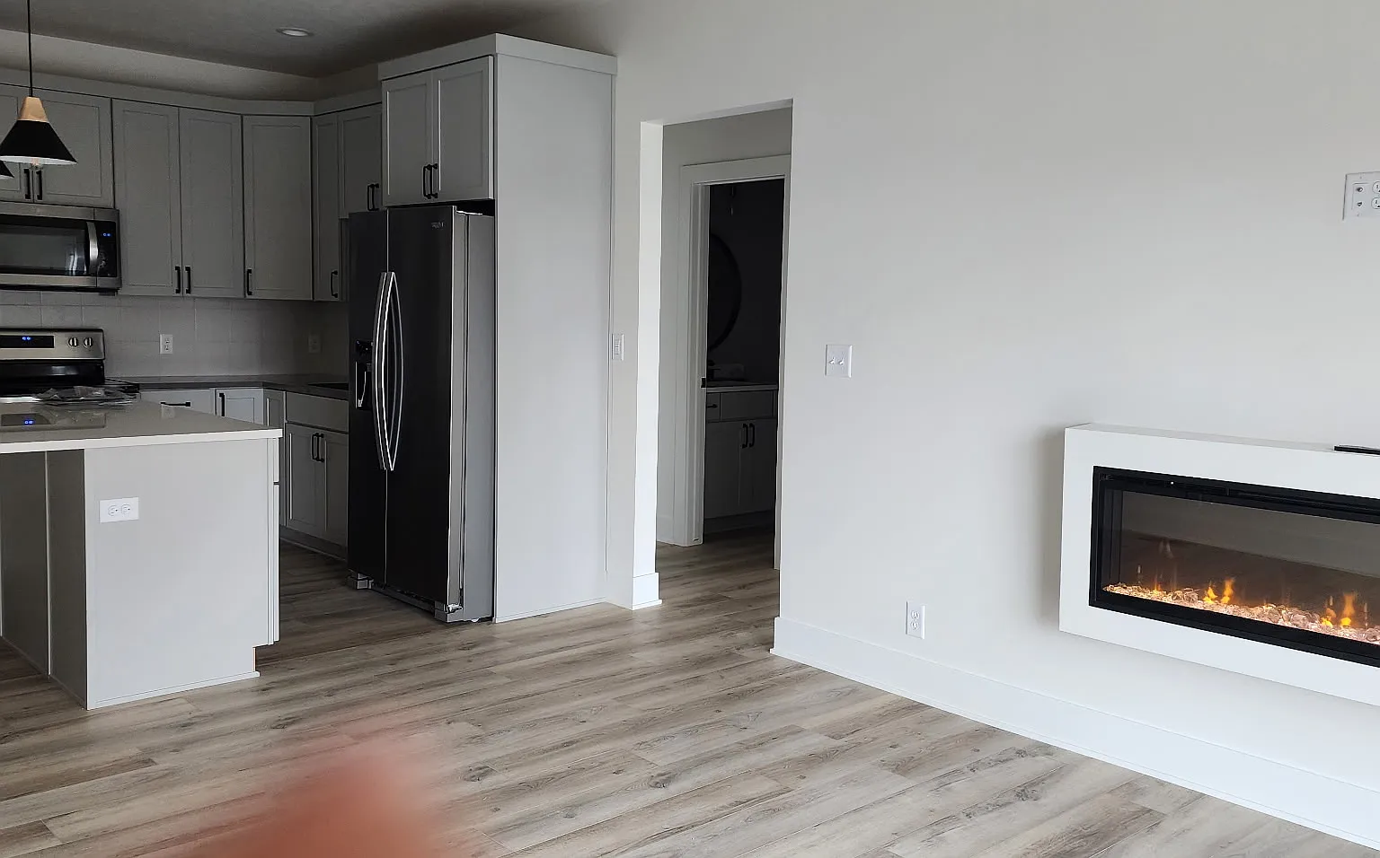 2 bed, 941 sqft, $1,800 — Photo 3