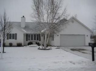 1604 Hedgestone Ln, Sheboygan, WI 53083