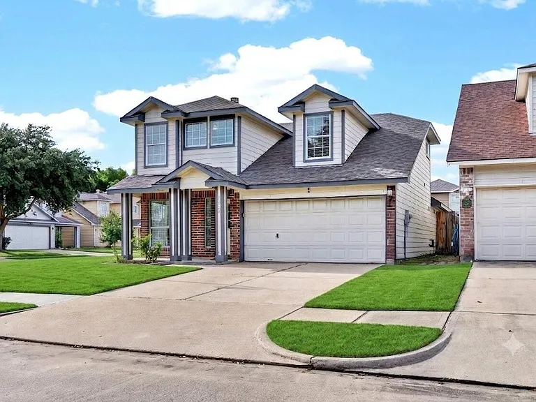 15014 Middle Oaks Blvd — Photo 3