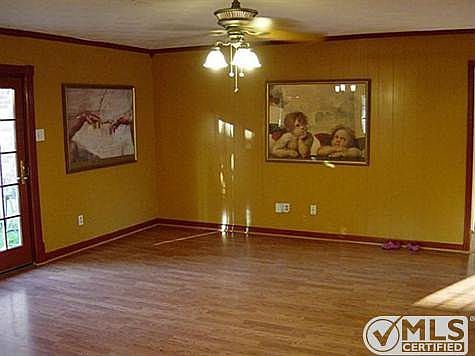 5th image of 3443 Cloverdale Ln