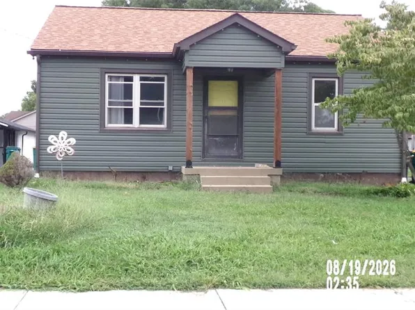 221 E Laurel St, Millstadt, IL 62260