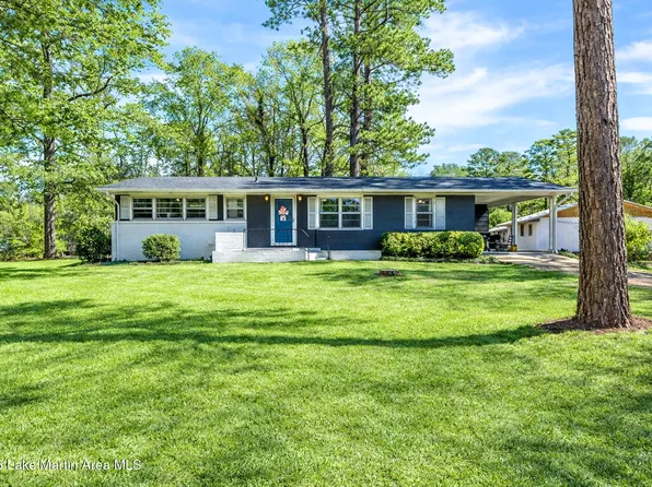 1892 Pineview Dr, Alexander City, AL 35010