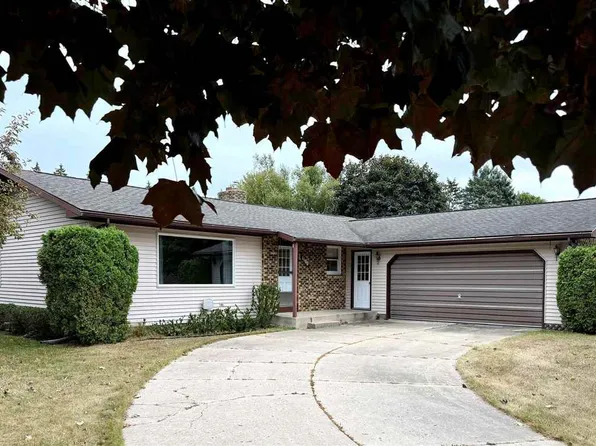 1100 Beacon St #25, Charlevoix, MI 49720